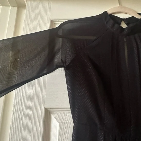 Black Gown - Picture 4 of 8